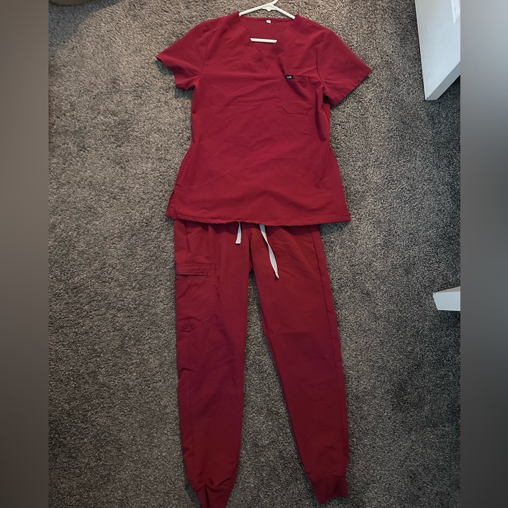 Jogger Scrub Set ( Burgundy) - Picture 14 of 17